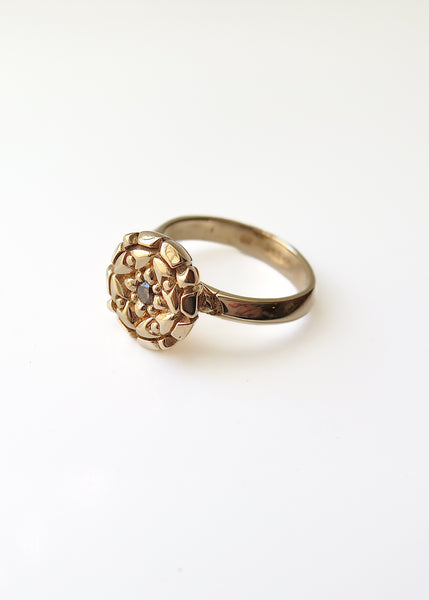 Button ring with Cognac Diamond